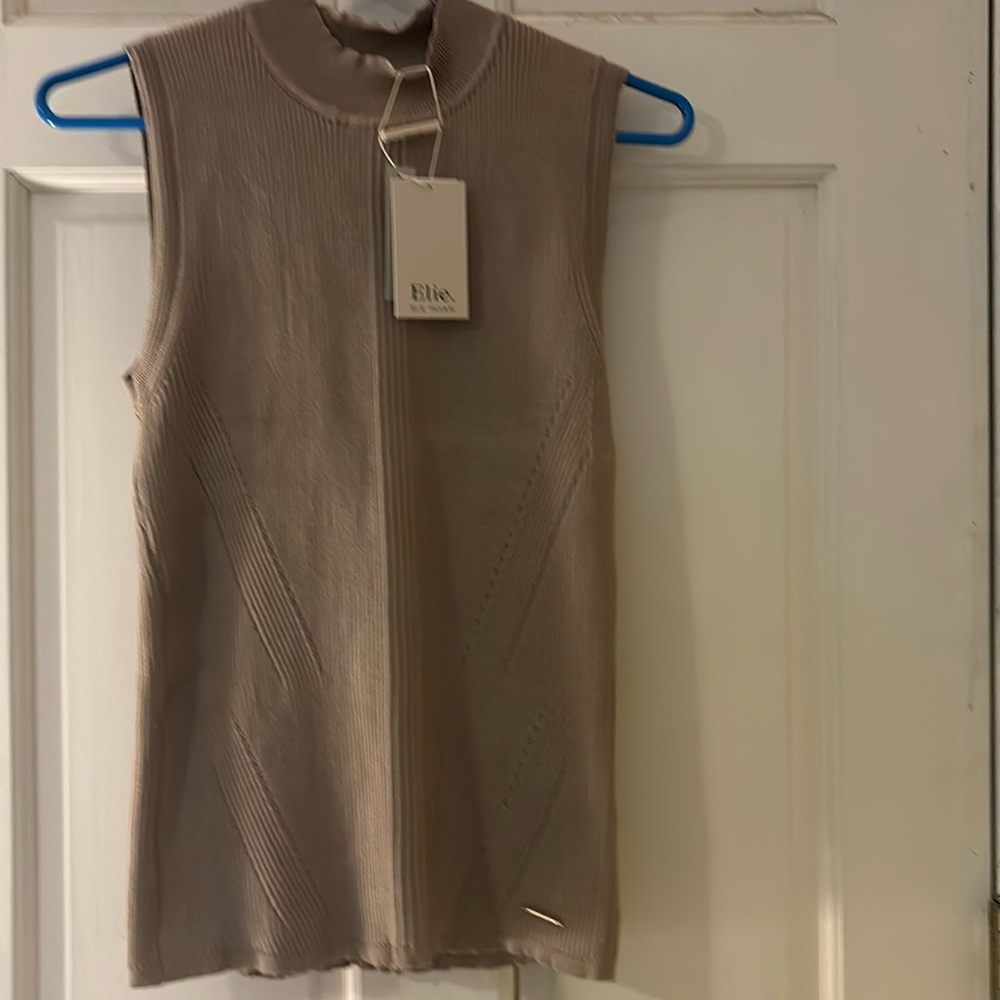 NWT Elie Tahari sleeveless sweater. Mefium